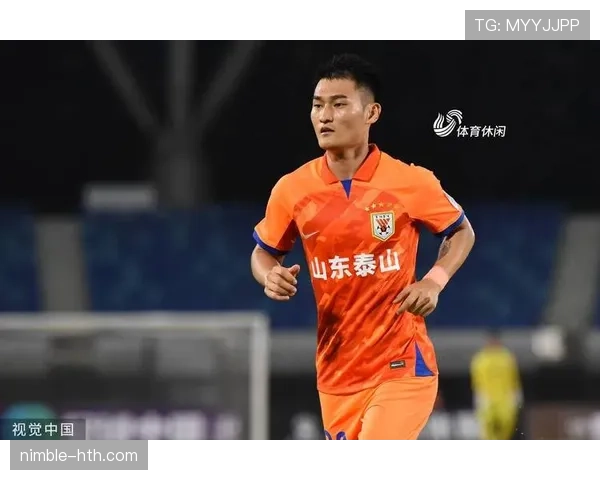 中超赛季领跑球队近期表现稳健,积分优势持续扩大 中超赛季领跑球队近期表现稳健,积分优势持续扩大